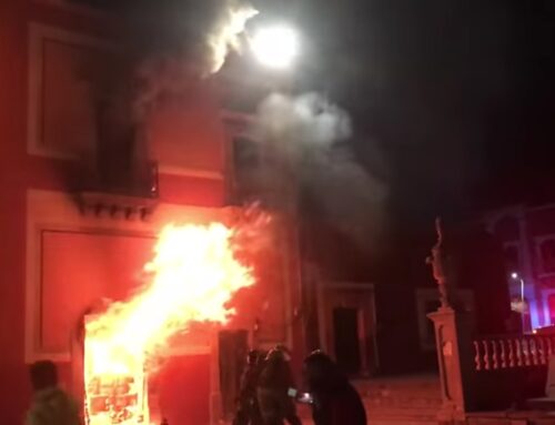 Condenan a adolescente por incendio de la presidencia de Fresnillo durante protesta por feminicidio de Sofía