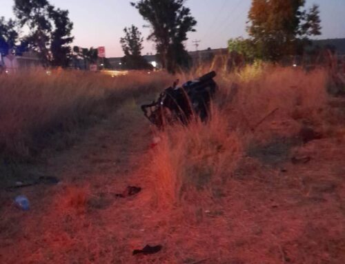 Mueren tres jóvenes tras volcar en caravana del Día del Estudiante